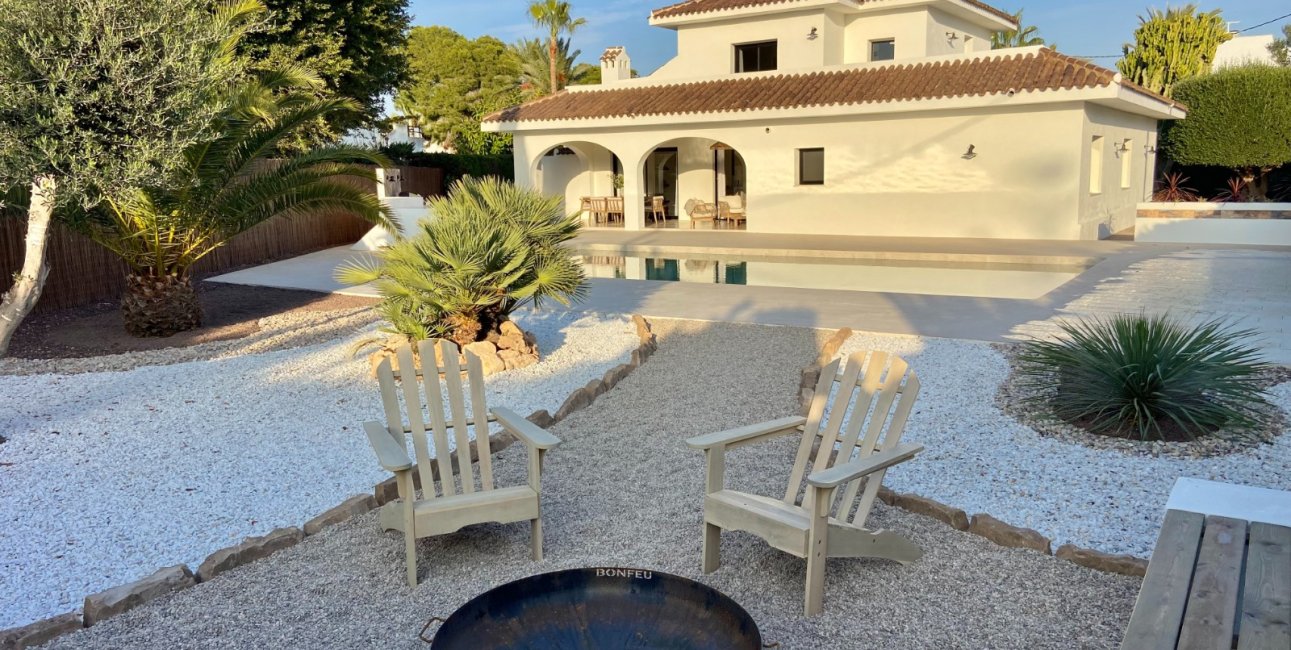 Resale - Villa -
Orihuela Costa - Cabo Roig