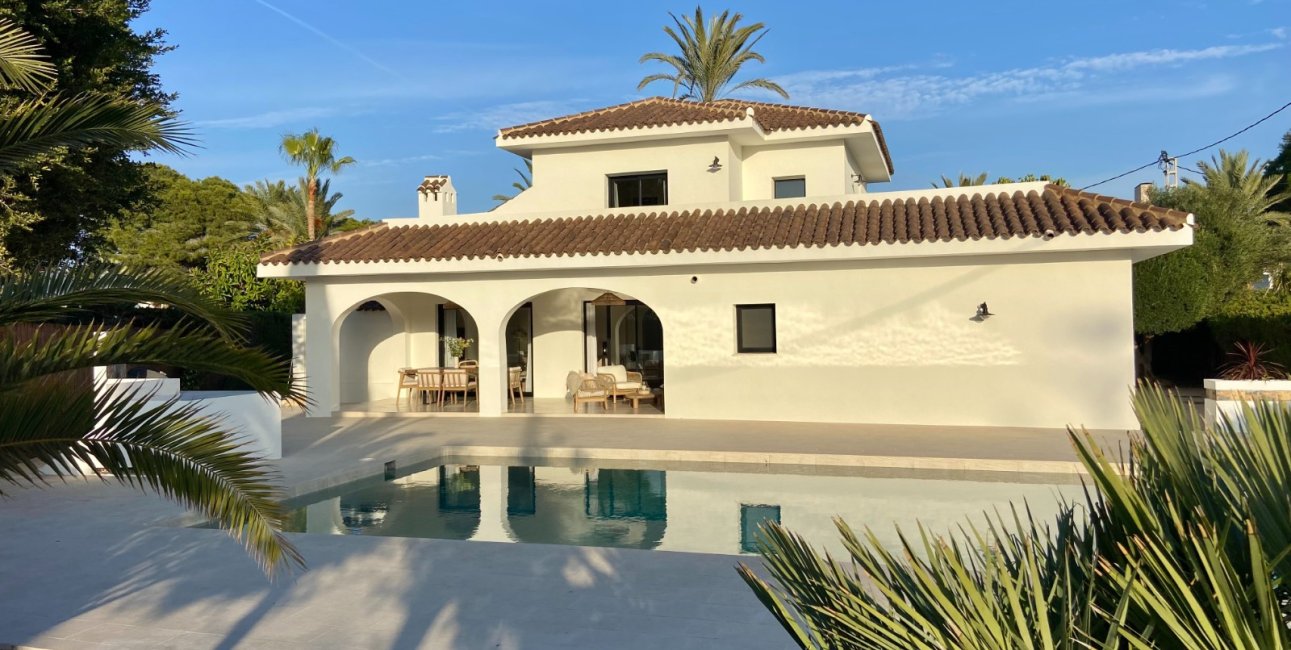 Resale - Villa -
Orihuela Costa - Cabo Roig