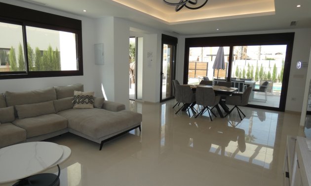 Resale - Villa -
Ciudad Quesada - Doña Pepa