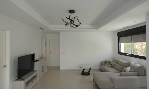 Resale - Villa -
Ciudad Quesada - Doña Pepa