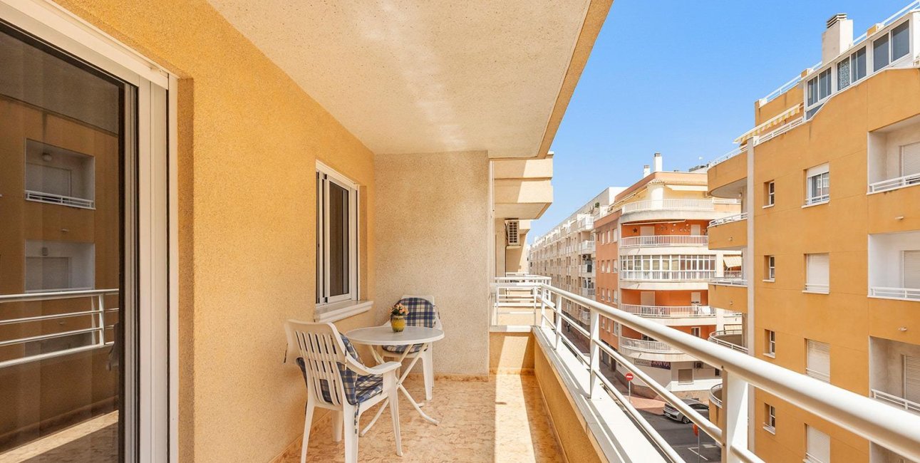 Resale - Apartment / flat -
Torrevieja - Playa del Cura