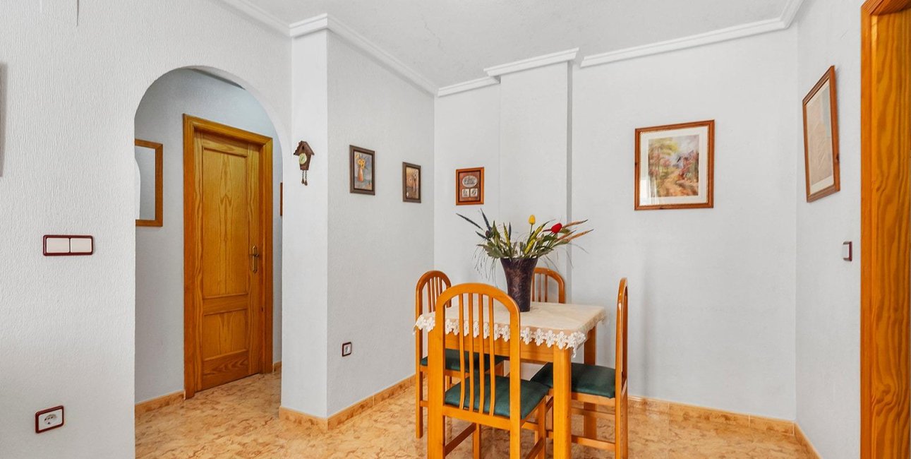 Resale - Apartment / flat -
Torrevieja - Playa del Cura