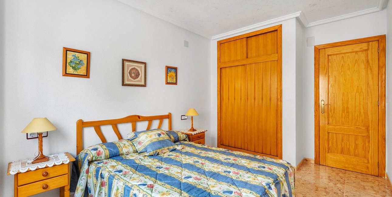 Resale - Apartment / flat -
Torrevieja - Playa del Cura