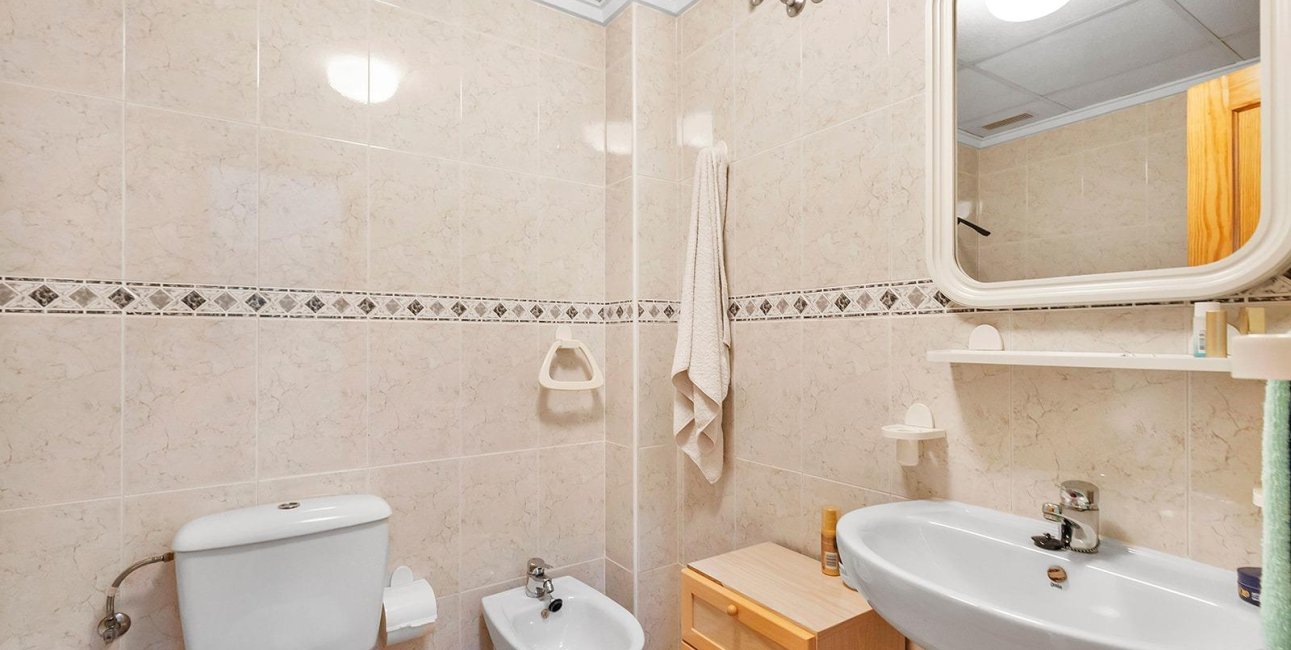 Resale - Apartment / flat -
Torrevieja - Playa del Cura