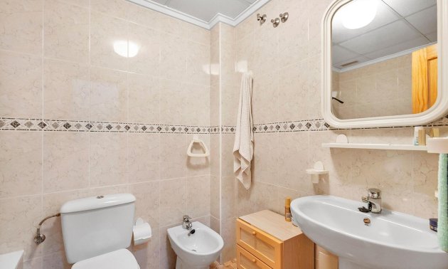Resale - Apartment / flat -
Torrevieja - Playa del Cura