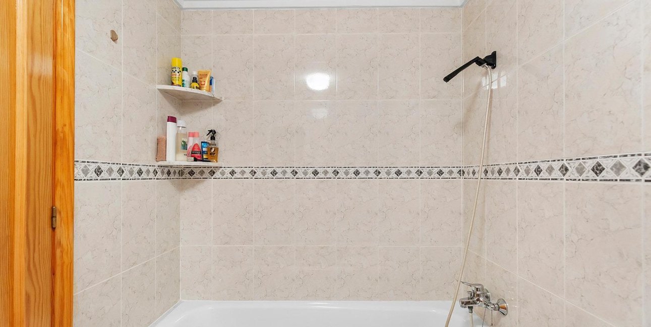 Resale - Apartment / flat -
Torrevieja - Playa del Cura