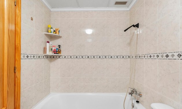 Resale - Apartment / flat -
Torrevieja - Playa del Cura
