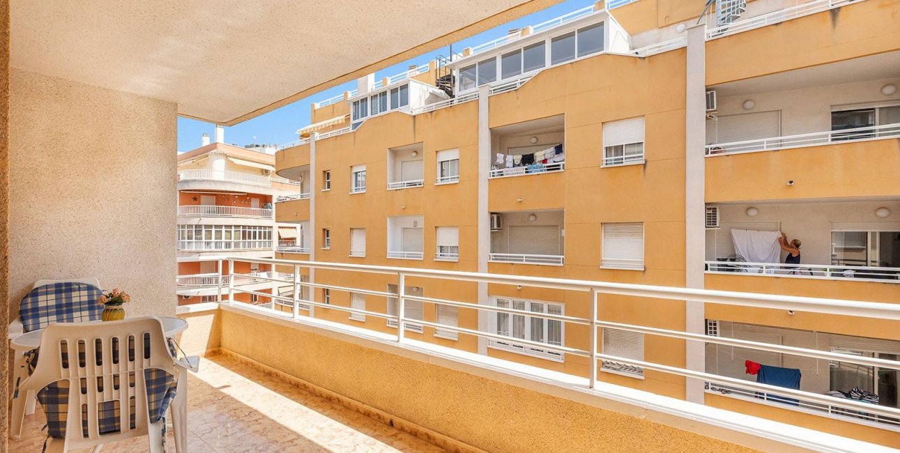 Resale - Apartment / flat -
Torrevieja - Playa del Cura