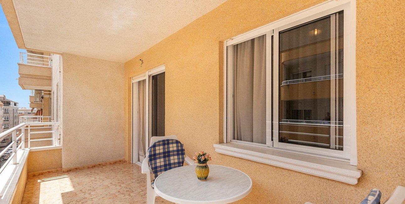 Resale - Apartment / flat -
Torrevieja - Playa del Cura