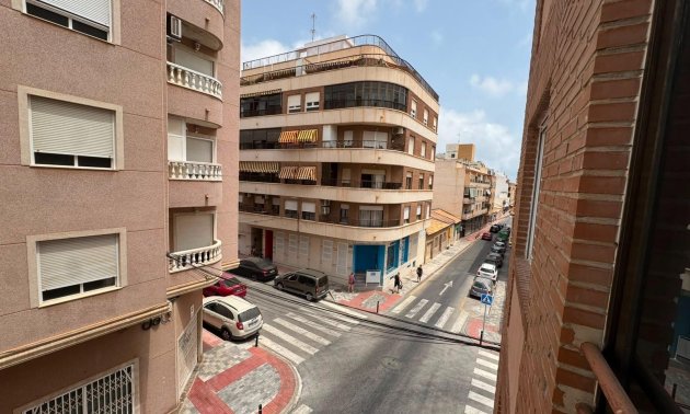 Rynek wtórny - Kawalerka -
Torrevieja - Centro
