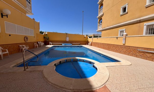 Resale - Apartment / flat -
Algorfa - Algorfa - Village