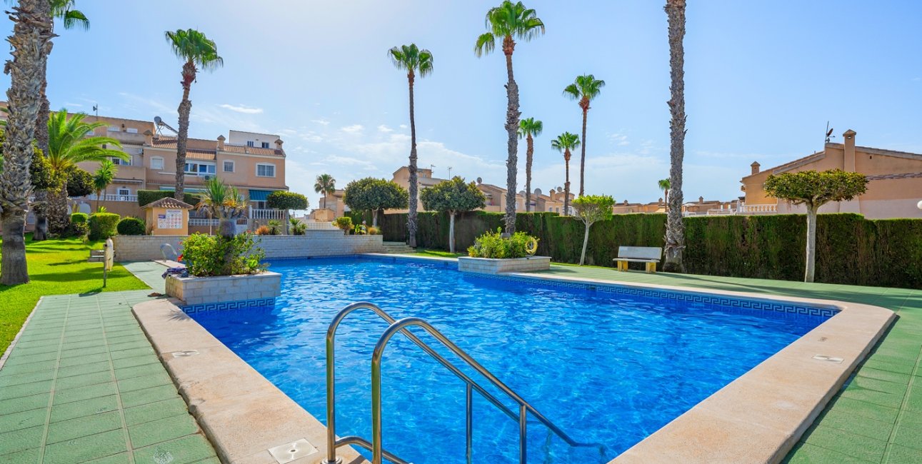 Resale - Bungalow -
Ciudad Quesada - Doña Pepa