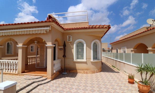 Resale - Villa -
Algorfa - Lo Crispin