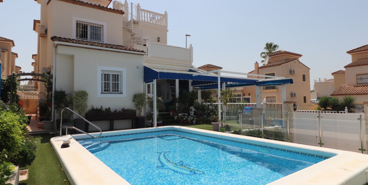 Resale - Villa -
Algorfa - Montebello