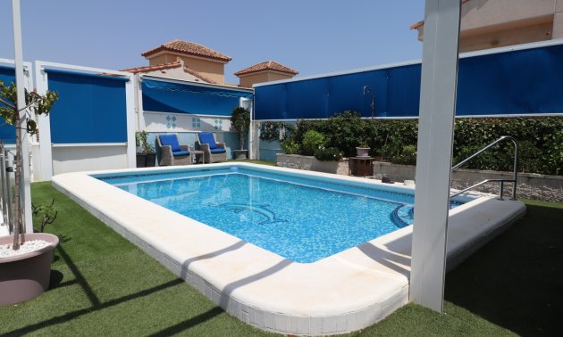 Resale - Villa -
Algorfa - Montebello