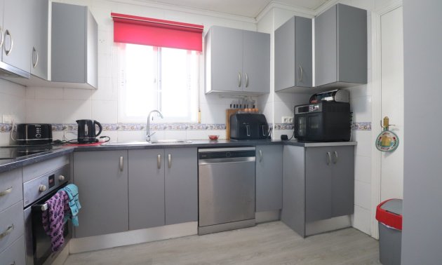 Resale - Villa -
Algorfa - Montebello