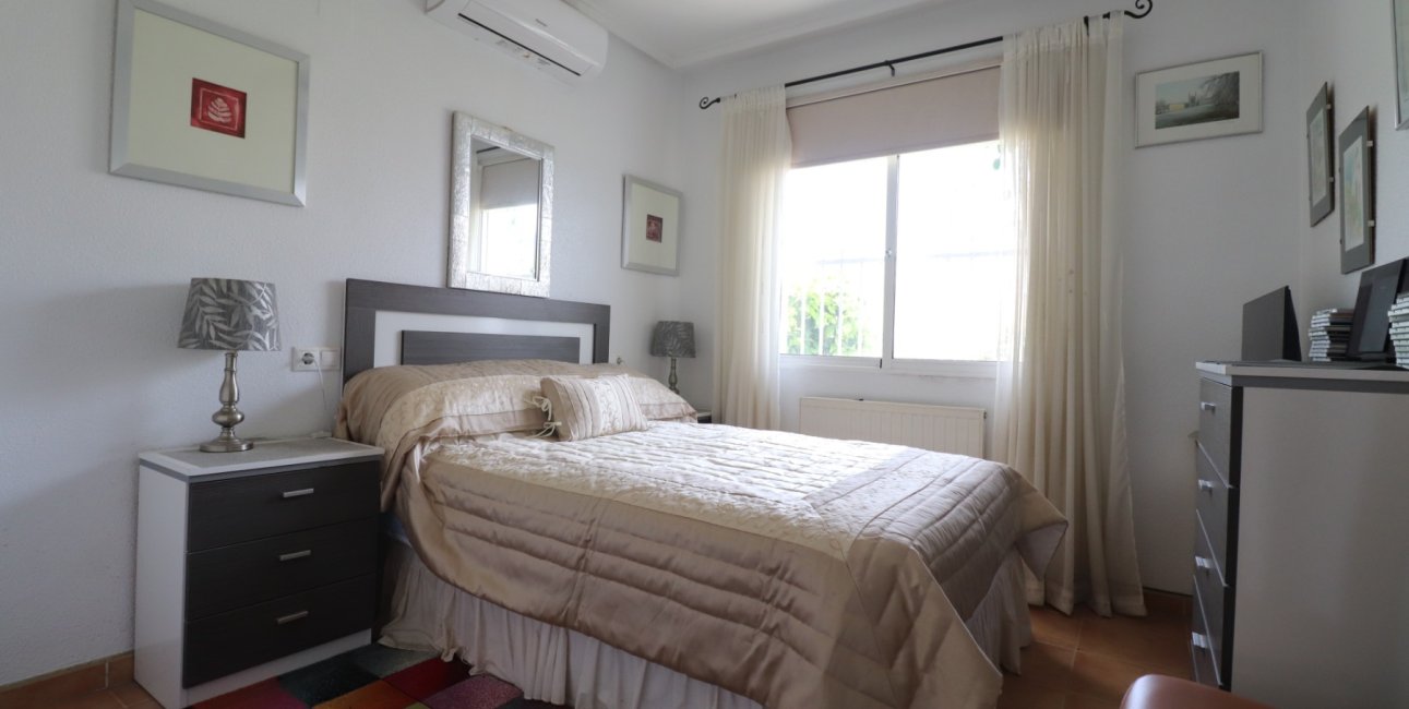 Resale - Villa -
Algorfa - Montebello