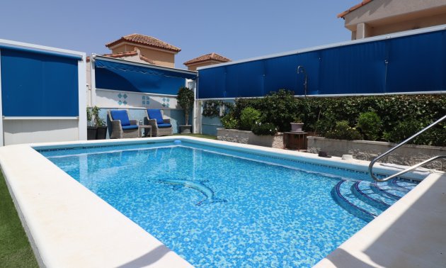 Resale - Villa -
Algorfa - Montebello