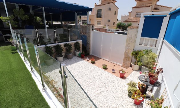 Resale - Villa -
Algorfa - Montebello