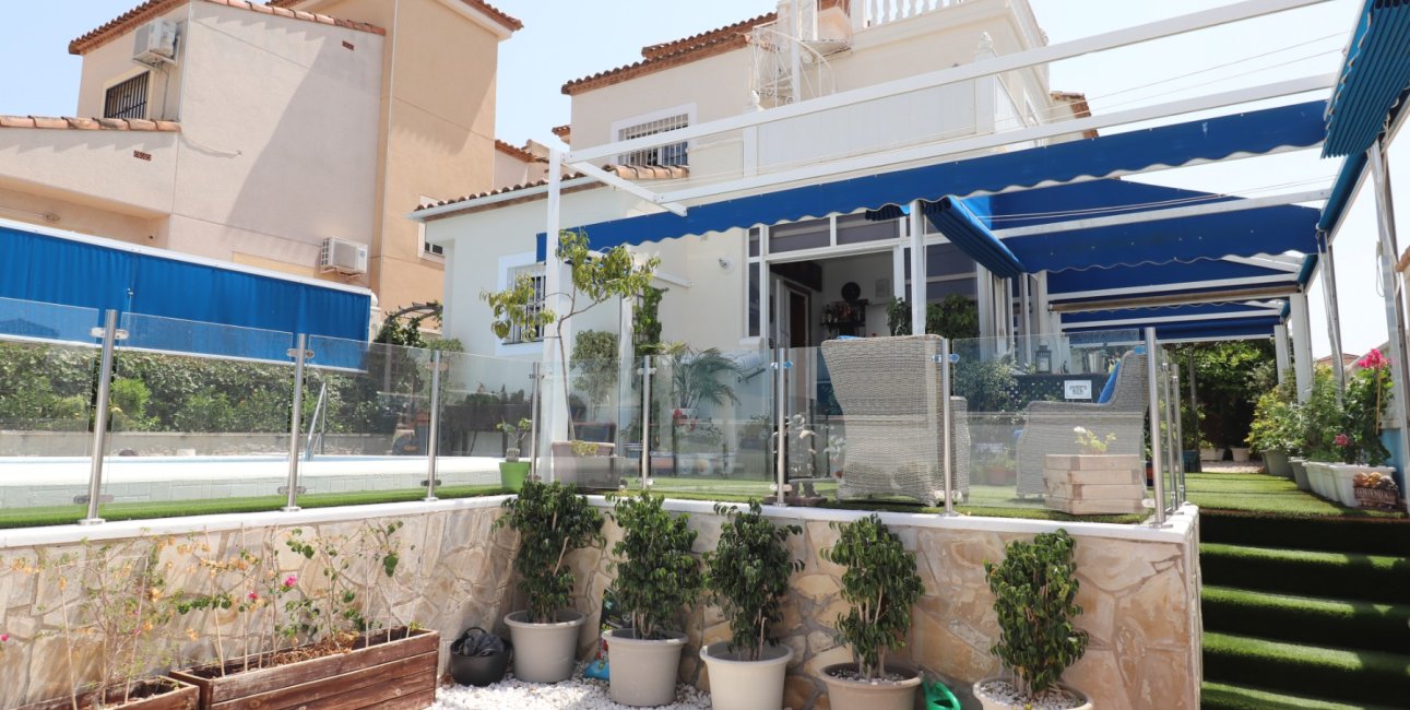Resale - Villa -
Algorfa - Montebello