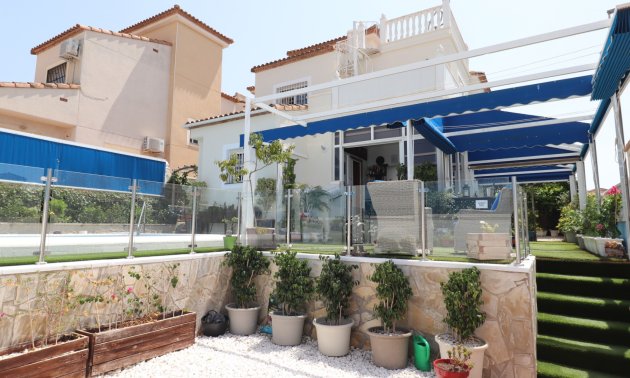 Resale - Villa -
Algorfa - Montebello