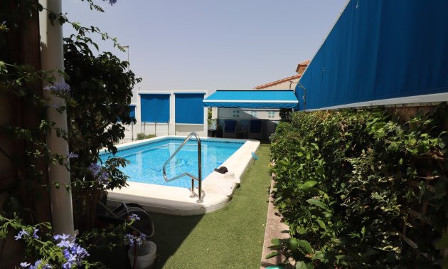 Resale - Villa -
Algorfa - Montebello