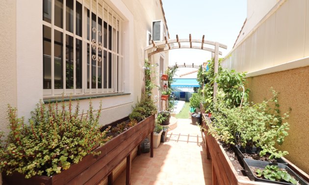 Resale - Villa -
Algorfa - Montebello