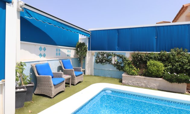 Resale - Villa -
Algorfa - Montebello