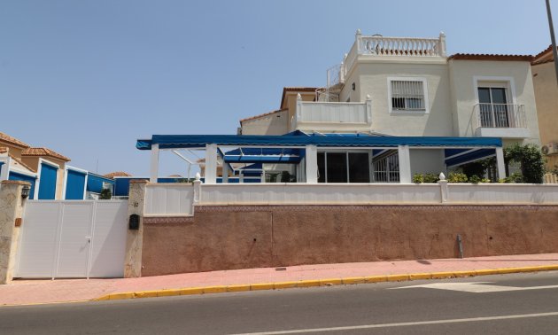 Resale - Villa -
Algorfa - Montebello