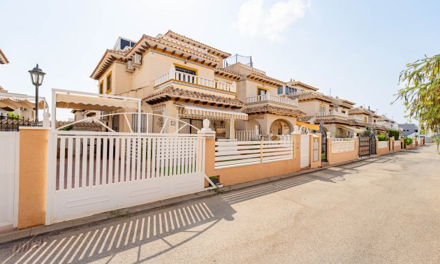 Resale - Townhouse -
Orihuela Costa - Lomas de Cabo Roig