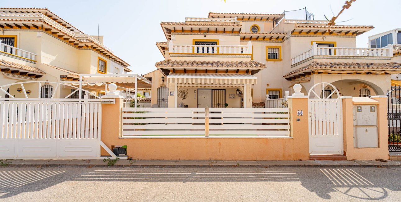 Resale - Townhouse -
Orihuela Costa - Lomas de Cabo Roig