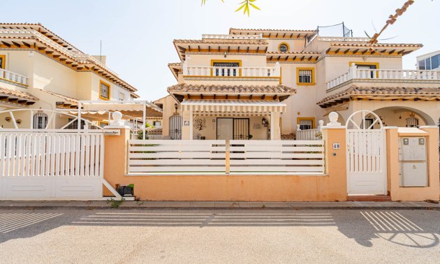 Resale - Townhouse -
Orihuela Costa - Lomas de Cabo Roig