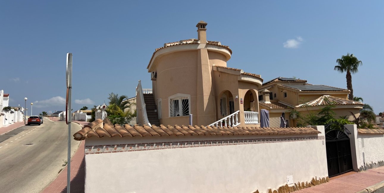 Resale - Villa -
Ciudad Quesada - La Marquesa