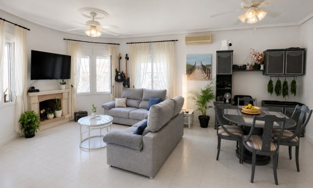 Resale - Villa -
Ciudad Quesada - La Marquesa