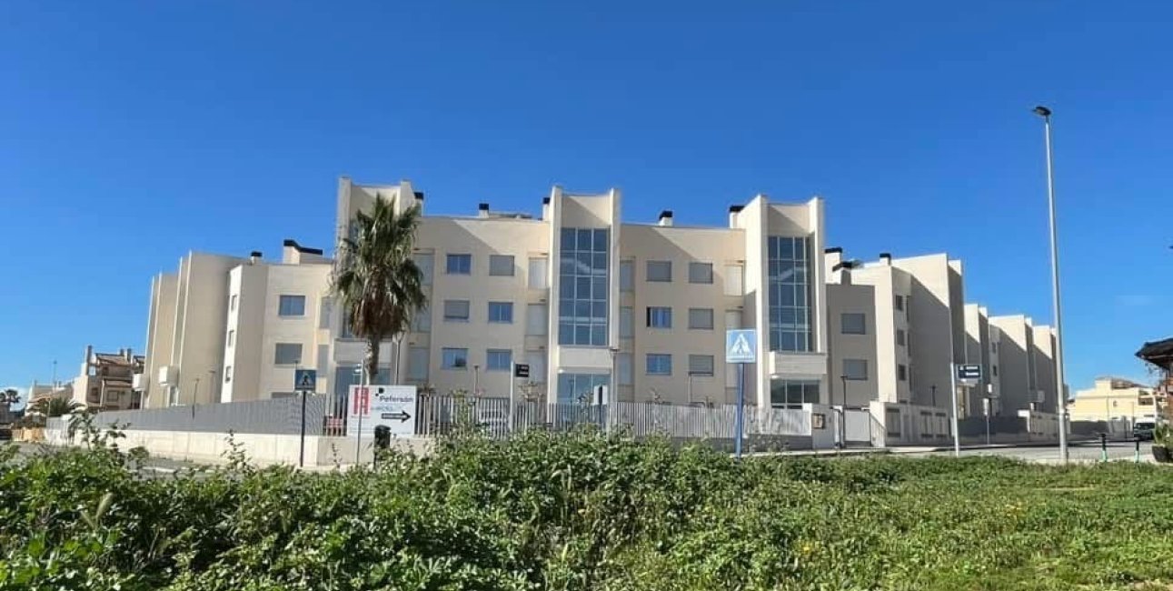 Resale - Apartment / flat -
Orihuela Costa - Villamartin