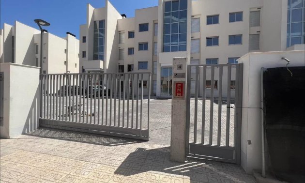 Resale - Apartment / flat -
Orihuela Costa - Villamartin