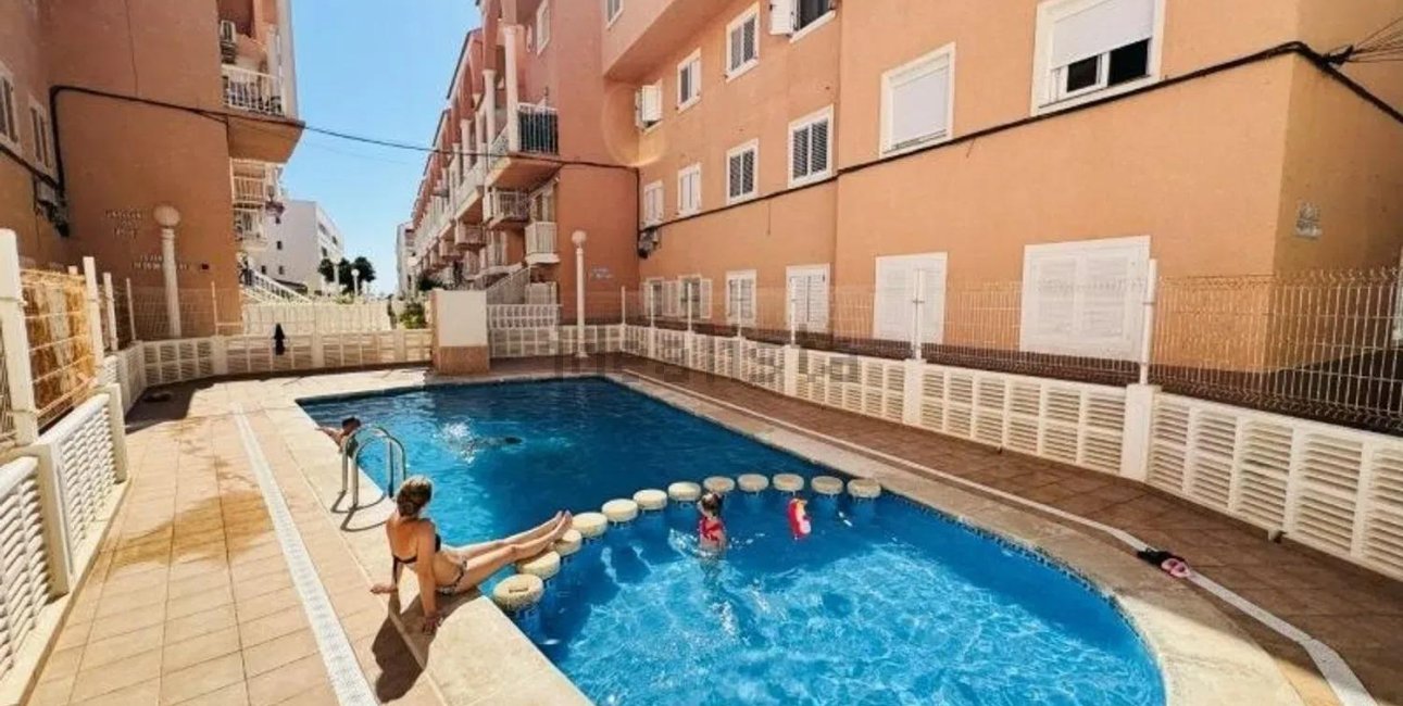 Resale - Apartment / flat -
Torrevieja - La Mata