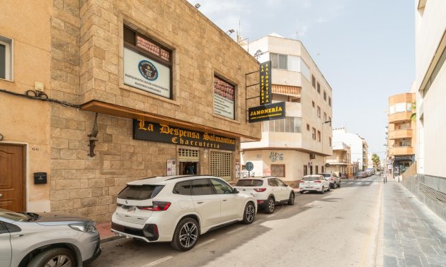 Rynek wtórny - Lokal handlowy -
Torrevieja - Paseo maritimo