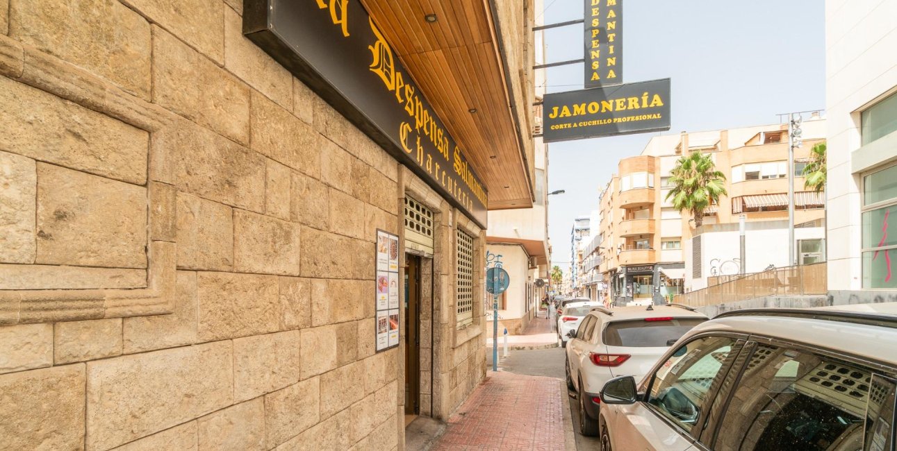 Rynek wtórny - Lokal handlowy -
Torrevieja - Paseo maritimo