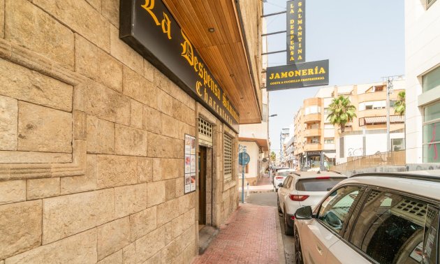 Rynek wtórny - Lokal handlowy -
Torrevieja - Paseo maritimo