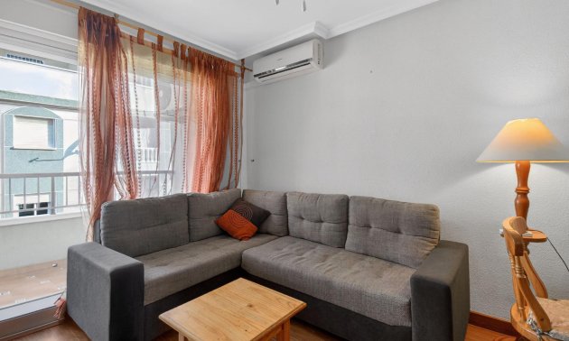 Resale - Apartment / flat -
Torrevieja - Torrevieja - Centre