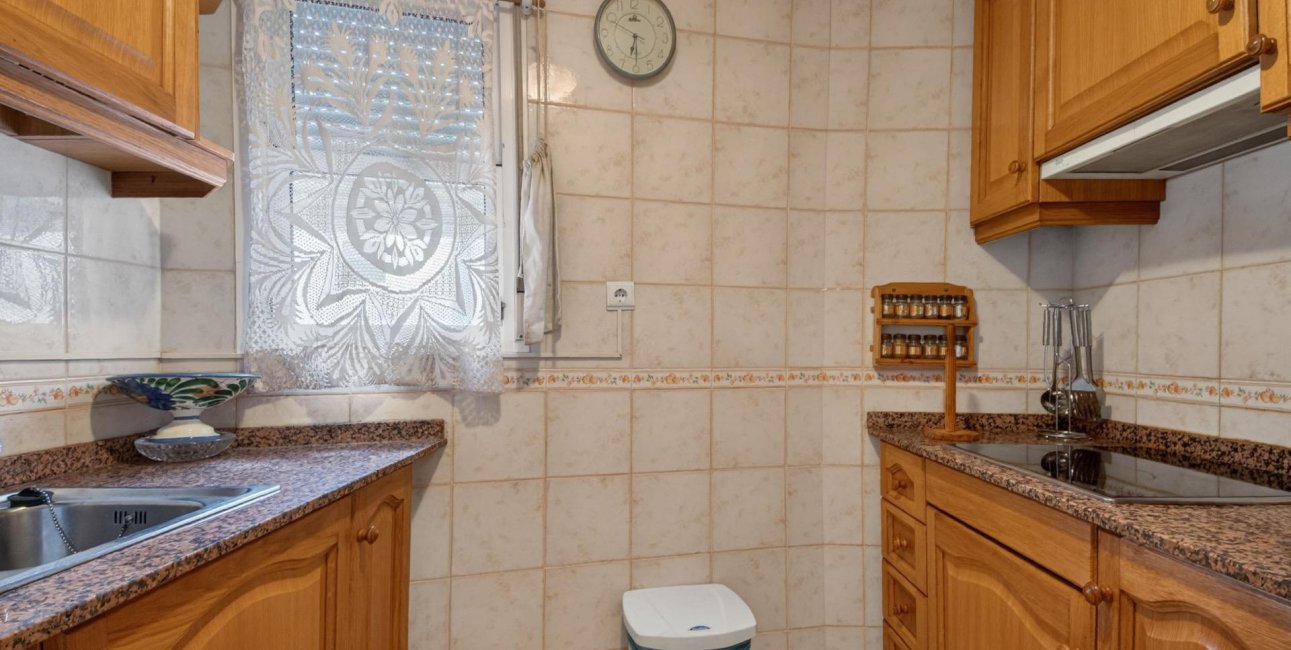 Resale - Apartment / flat -
Torrevieja - Torrevieja - Centre