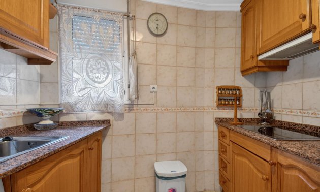 Resale - Apartment / flat -
Torrevieja - Torrevieja - Centre