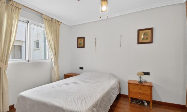 Resale - Apartment / flat -
Torrevieja - Torrevieja - Centre