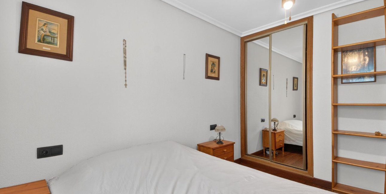 Resale - Apartment / flat -
Torrevieja - Torrevieja - Centre