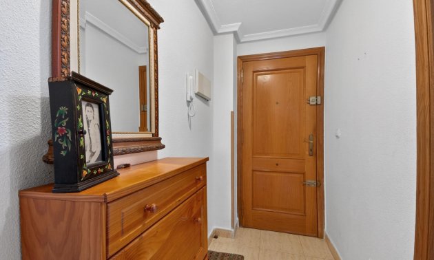 Resale - Apartment / flat -
Torrevieja - Torrevieja - Centre