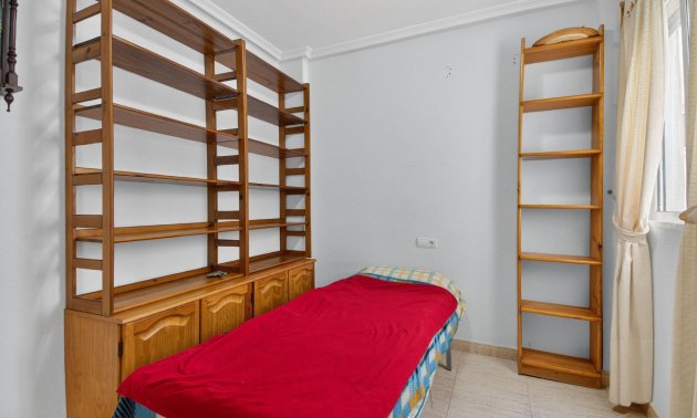 Resale - Apartment / flat -
Torrevieja - Torrevieja - Centre