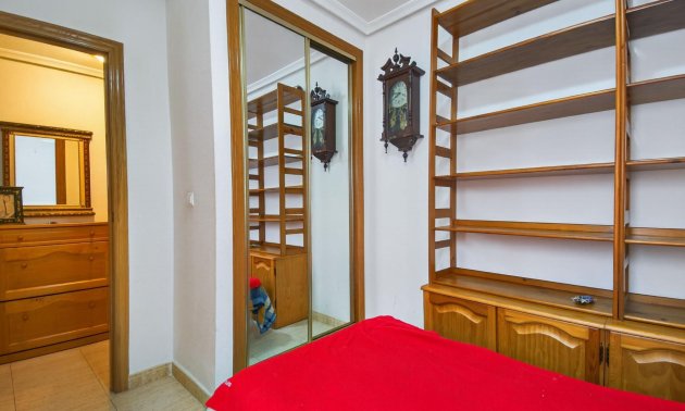 Resale - Apartment / flat -
Torrevieja - Torrevieja - Centre