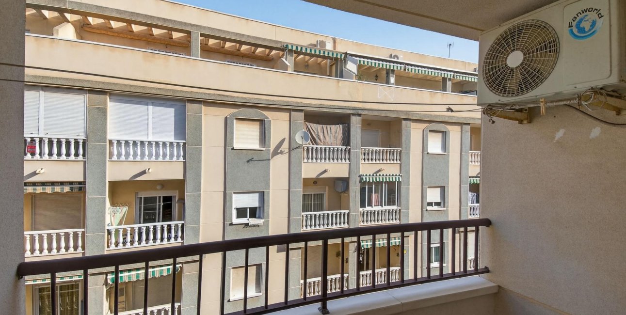 Resale - Apartment / flat -
Torrevieja - Torrevieja - Centre