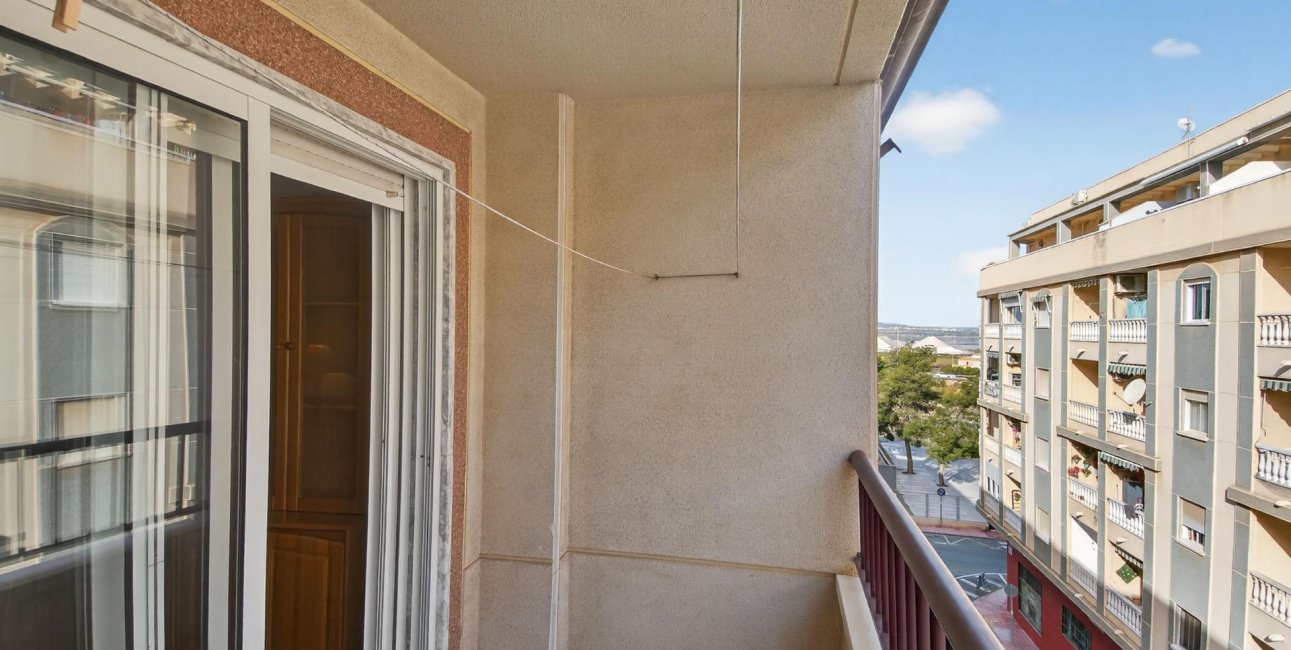 Resale - Apartment / flat -
Torrevieja - Torrevieja - Centre